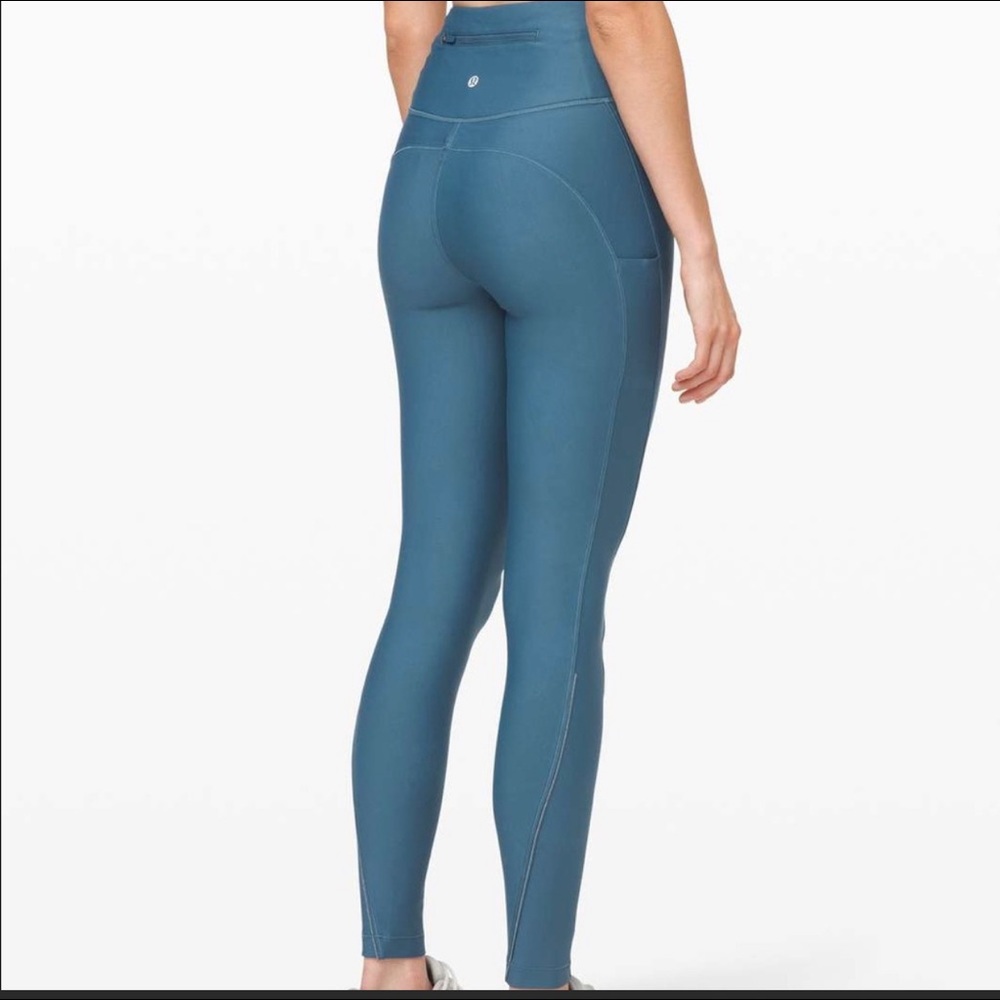 NWT lululemon Flurry up tight